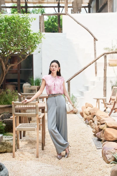 Áo sơ mi lụa Petal Blouse