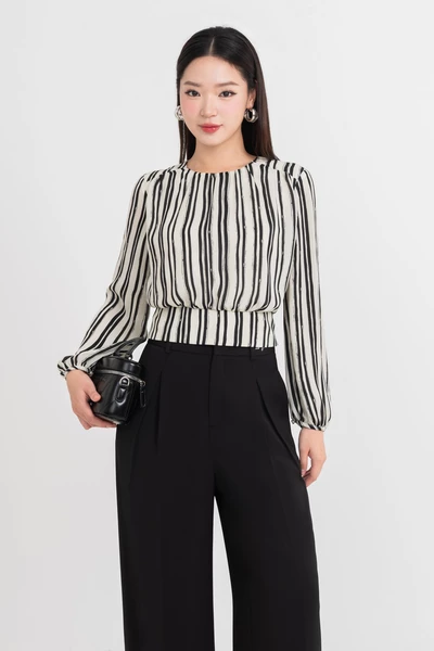 Áo blouse kẻ họa tiết