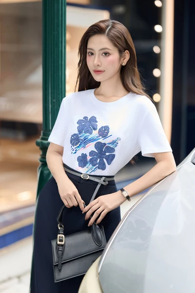 Floral Printed Tee – Áo thun họa tiết