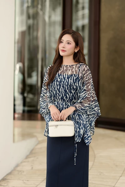 Áo kiểu họa tiết Print Cape