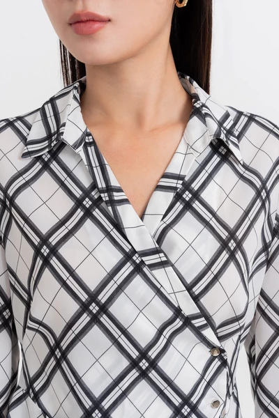 Áo sơ mi caro cổ vest Grace