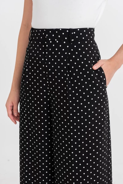 Quần lụa chấm bi Retro