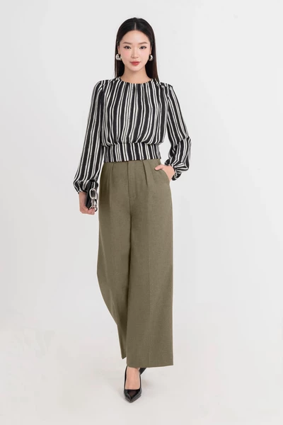 Áo blouse kẻ họa tiết