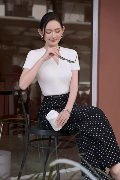 Áo thun ôm cổ kiểu