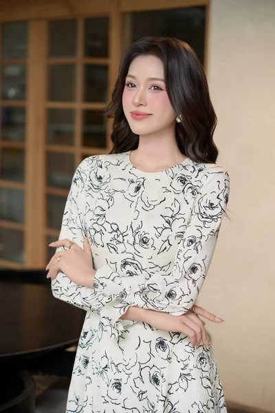 Đầm lụa tay dài Floral