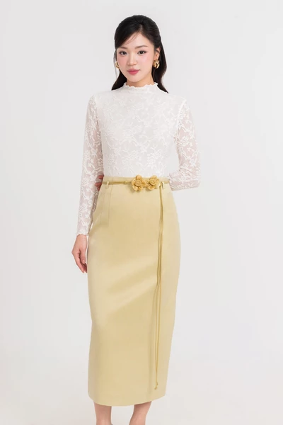 Áo thun ren ôm cổ cao