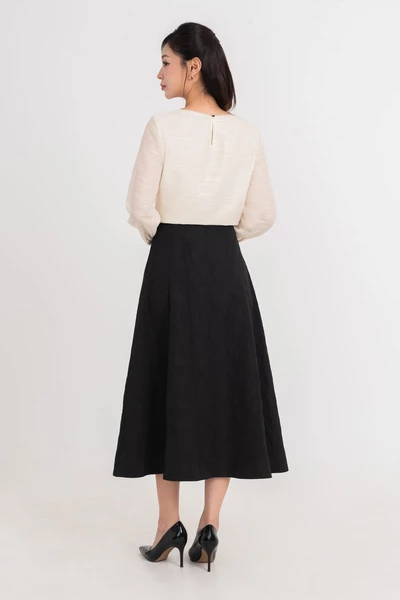 Áo dệt kim thêu hoa Cream