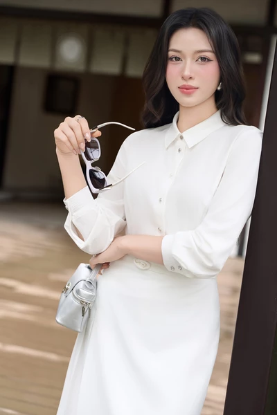 Áo sơ mi lụa trắng