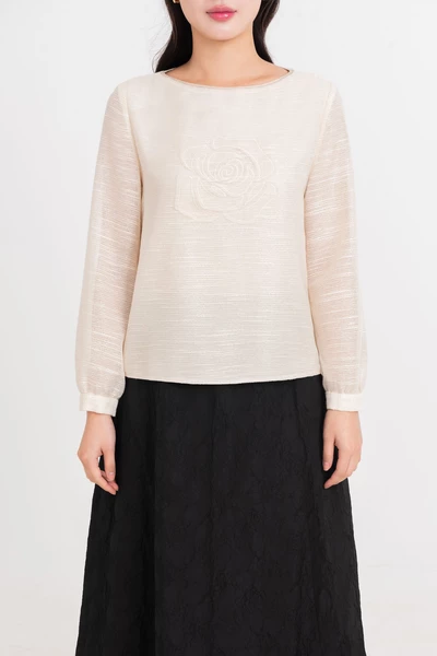 Áo dệt kim thêu hoa Cream