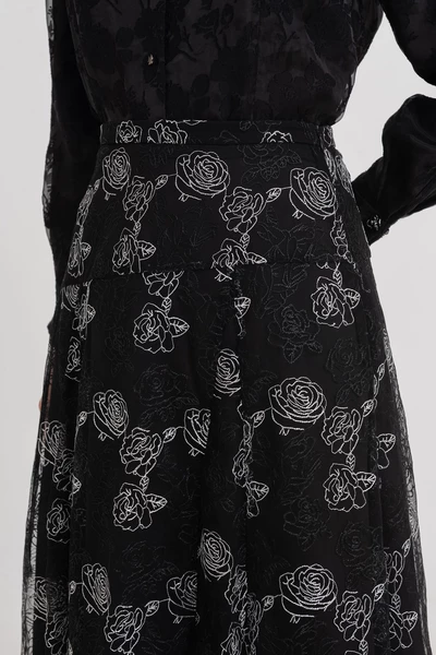 Chân váy ren hoa Midi