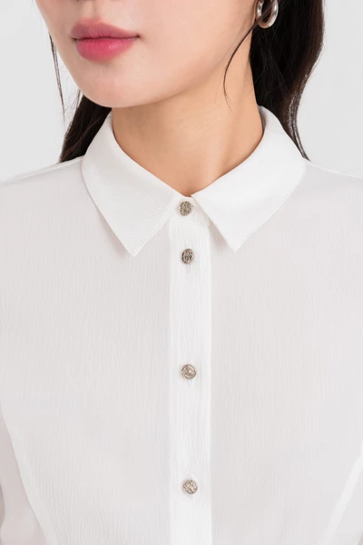 Áo sơ mi lụa trắng