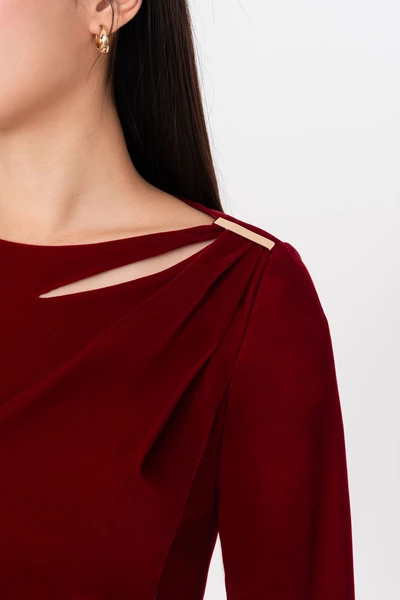 Đầm nhung đỏ Maroon