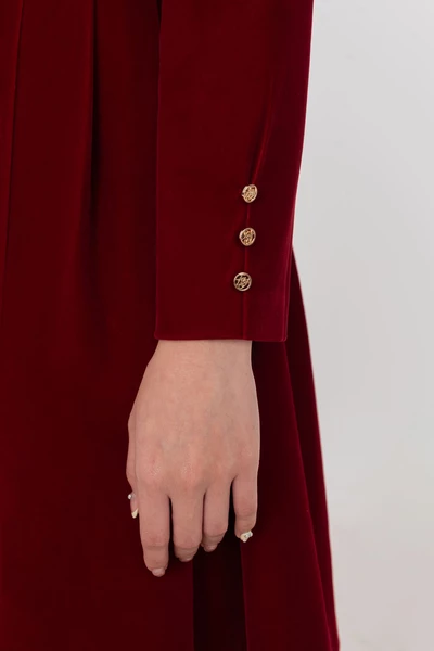 Đầm nhung đỏ Maroon