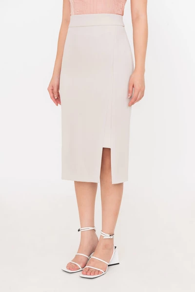 Chân váy bút chì xẻ thân trước