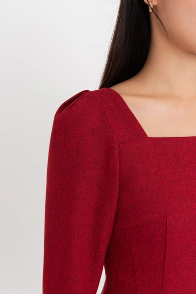 Đầm Tweed đỏ cổ vuông