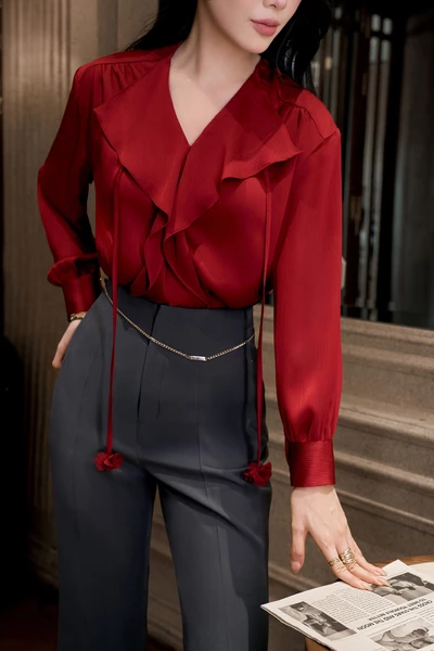 Áo sơ mi Ruffle Elegance