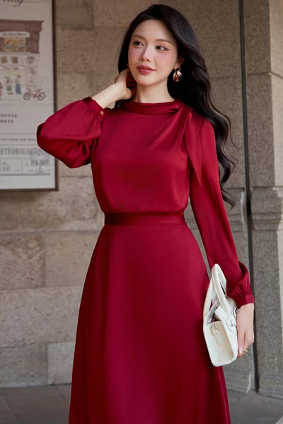 Đầm lụa đỏ cổ xếp Elegant