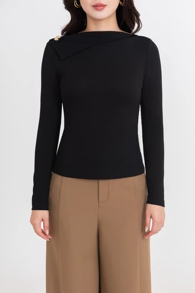 Áo thun ôm cổ kiểu