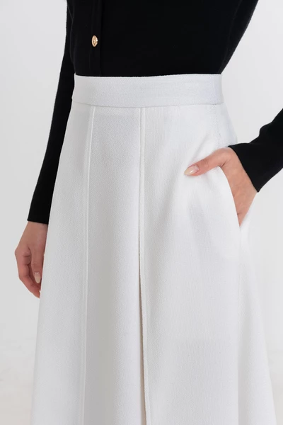 Chân váy xếp ly White Pleated