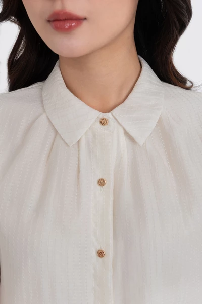 Áo sơ mi hoa nhí cổ đức