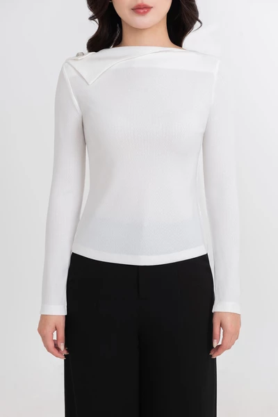 Áo thun ôm cổ kiểu