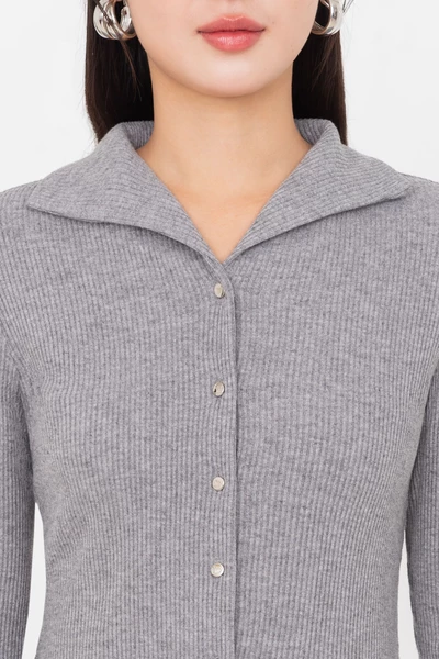 Áo thun gân cổ kiểu