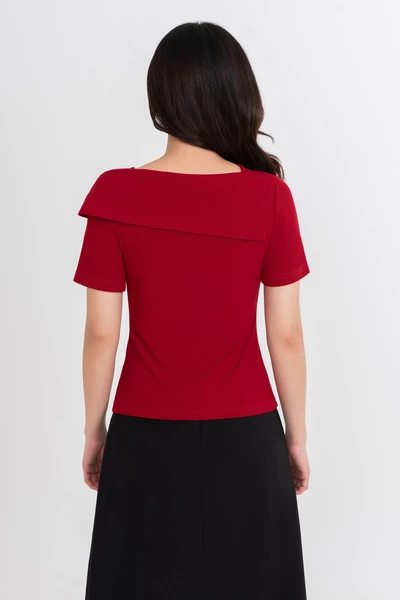 Áo thun ôm cổ kiểu