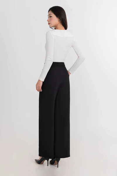 Áo thun ôm cổ kiểu