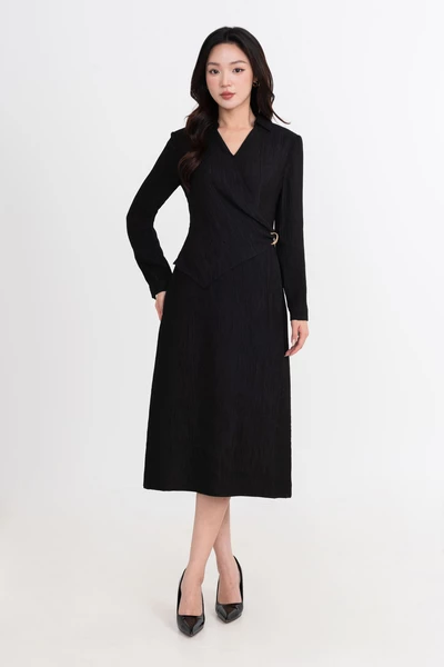 Đầm vân ôm cổ V cách điệu