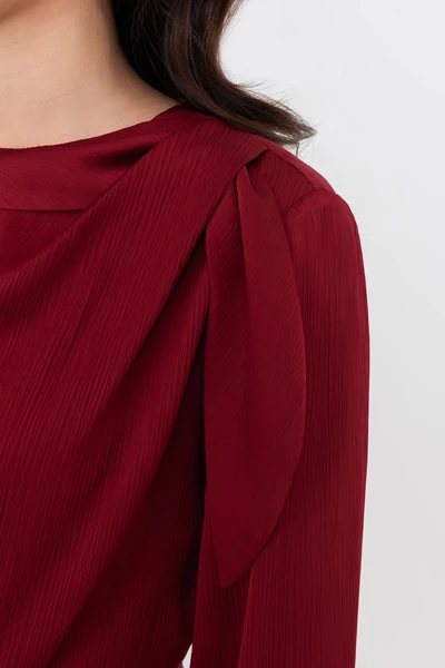 Đầm lụa đỏ cổ xếp Elegant