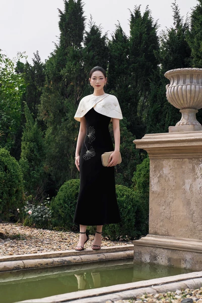 Blanche Cape Dress - Đầm dạ hội phối Cape thêu hoa