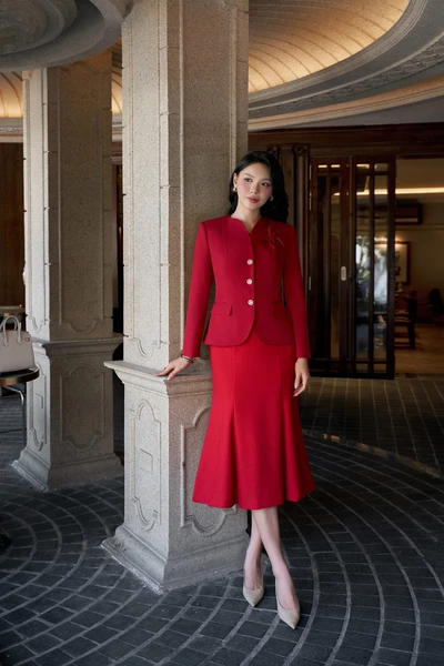 Áo Blazer đính hoa cách điệu