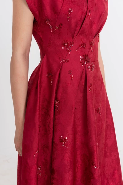 Crimson Élan Dress - Đầm dạ hội thêu hoa