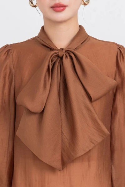 Áo sơ mi nơ Caramel