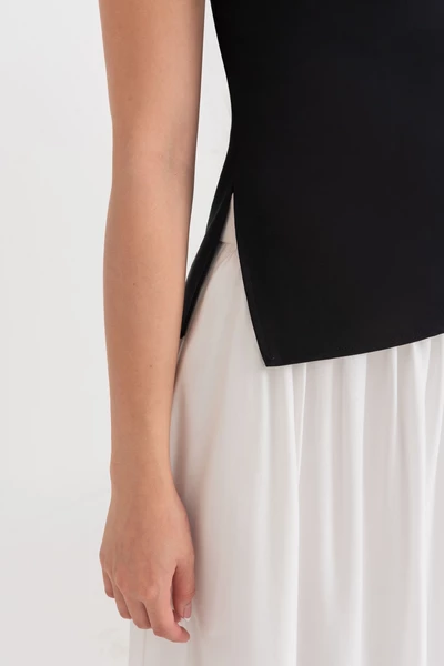 Áo ôm Khaki Charm Top