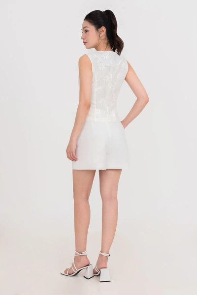 Quần shorts viền ren