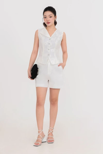 Quần shorts viền ren