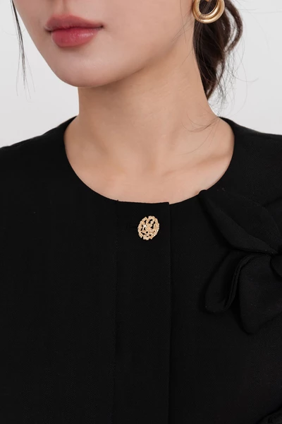 Áo Croptop đính hoa vai