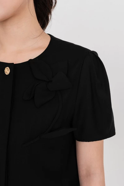 Áo Croptop đính hoa vai