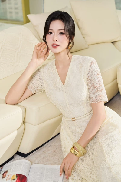 Đầm ren midi Lavenne