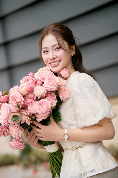 Áo kiểu Blooming Touch