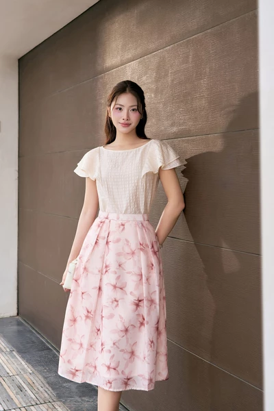 Áo kiểu Petal Light