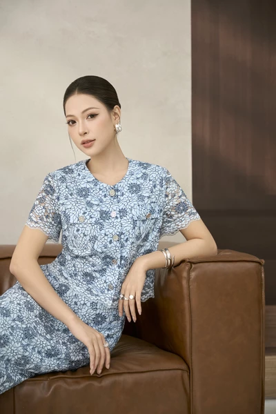 Áo kiểu ren Bloom Lace