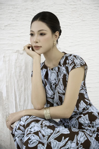 Đầm lụa tay hến Deep Blue