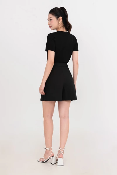 Quần shorts ống suông