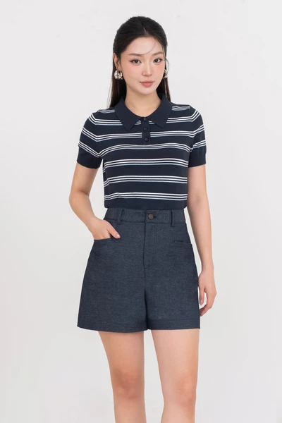 Áo len kẻ cổ đức