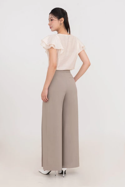 Áo kiểu Petal Light