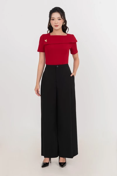 Áo thun đỏ cổ vuông