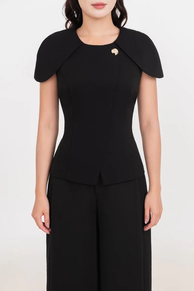 Áo kiểu Noir Cape