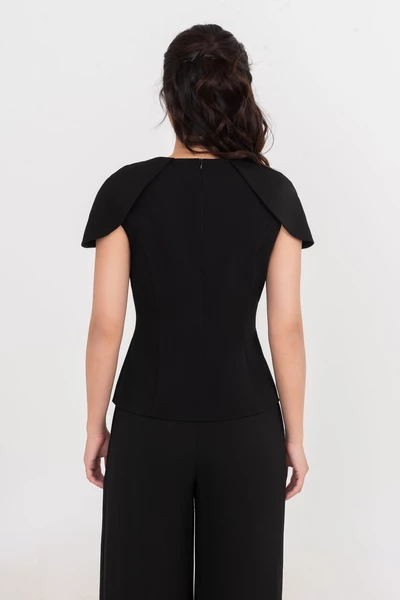 Áo kiểu Noir Cape